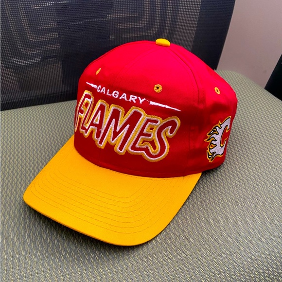 STARTER Vintage Calgary Flames Hat. Leather buckle strap. Made in Korea - Picture 2 of 11